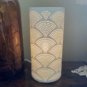 Beautiful Ceramic/Porcelain Light
